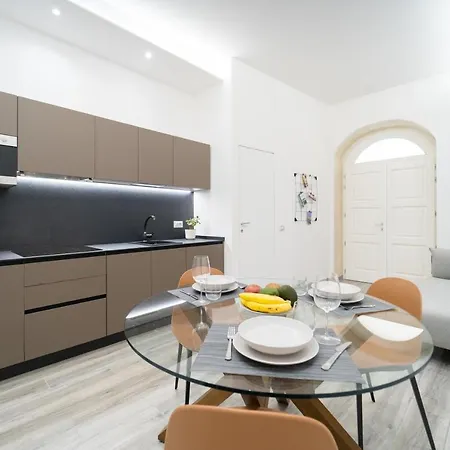 Apartamento Guesthost - Elegant & Ortigia *