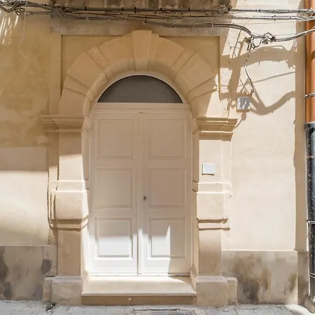 Apartamento Guesthost - Elegant & Ortigia